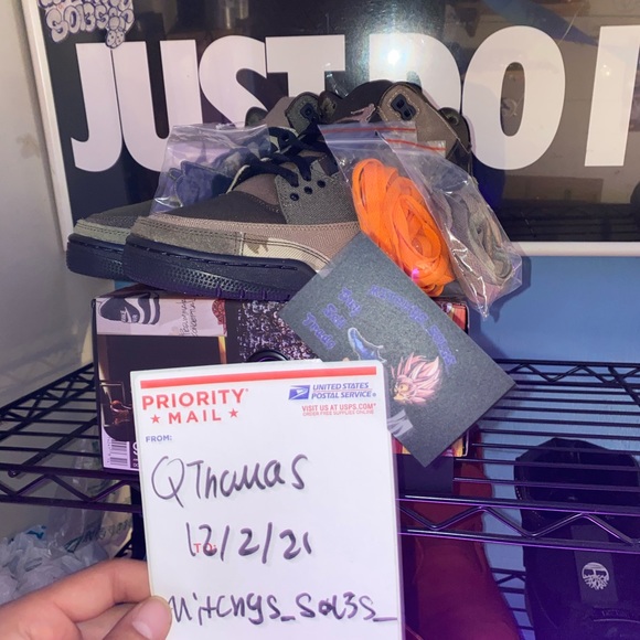 Air Jordan 3 - Picture 1 of 9